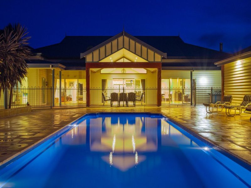 52 OAKLANDS ROAD, Pambula, NSW 2549 Property Details