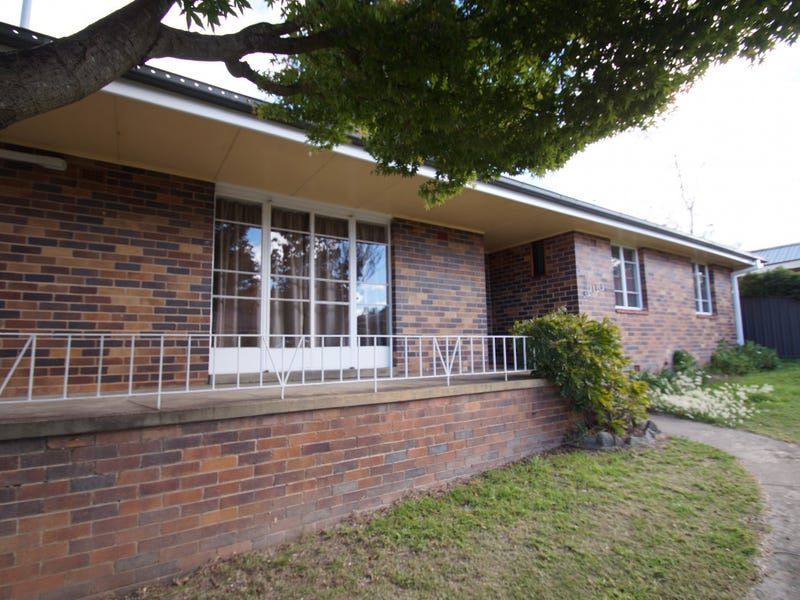 2 Drummond Avenue, Armidale, NSW 2350