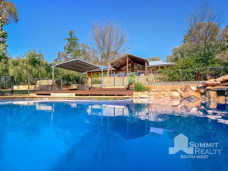 13 Roberts Road, Leschenault, WA 6233 Property Details