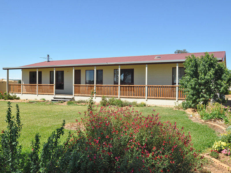 80 Wyoming Lane Junee NSW 2663 Property Details