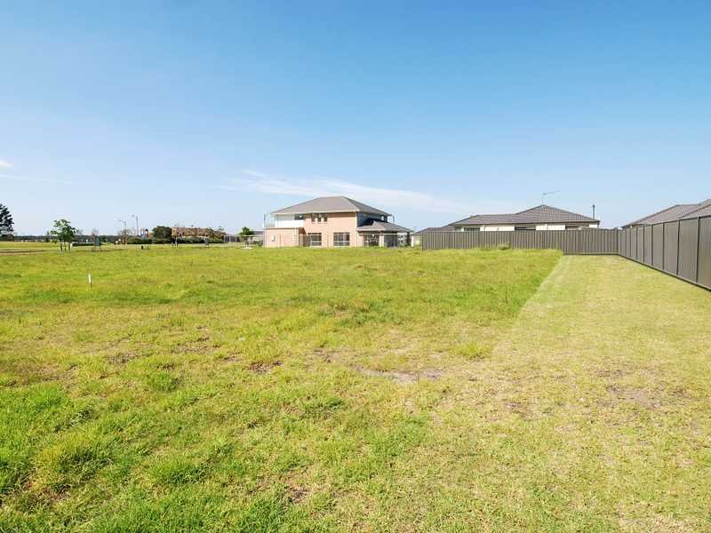 13 Athanlin Avenue, Haywards Bay, NSW 2530