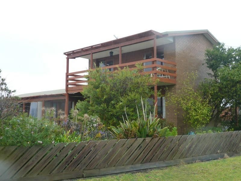 9 Burden Place, Paynesville, Vic 3880 Property Details