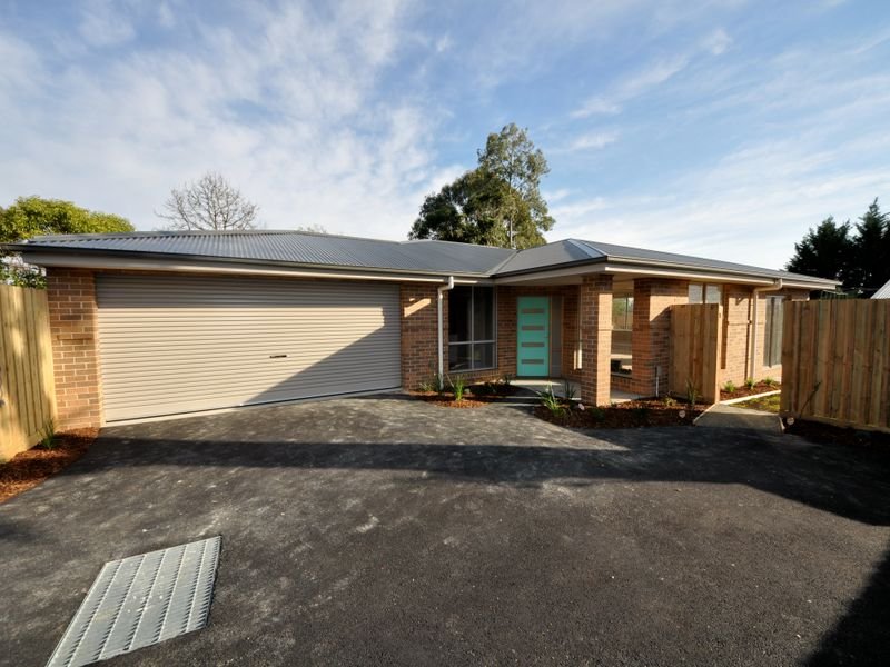 2/11 Laird Street, Croydon, Vic 3136 Property Details