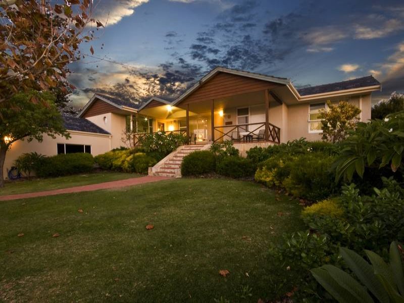 4 Parker Avenue, Sorrento, WA 6020