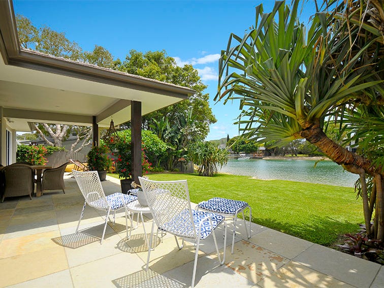 16 Mallawa Drive, Palm Beach, Qld 4221