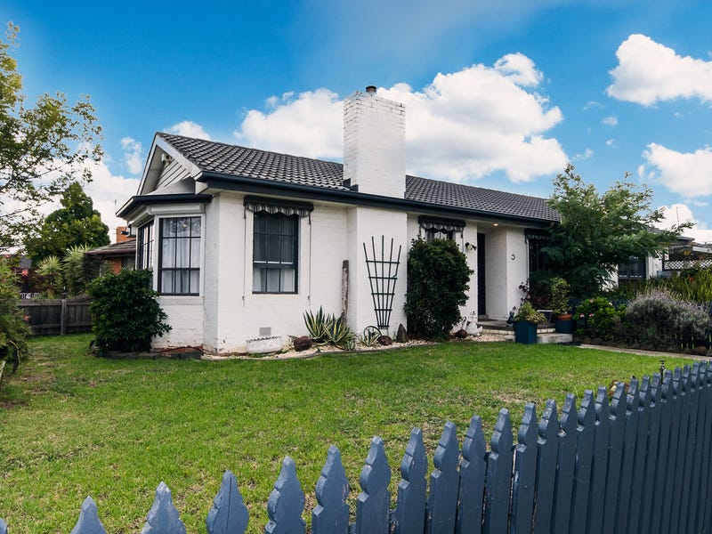 18 Kemp Avenue, Thomastown, VIC 3074