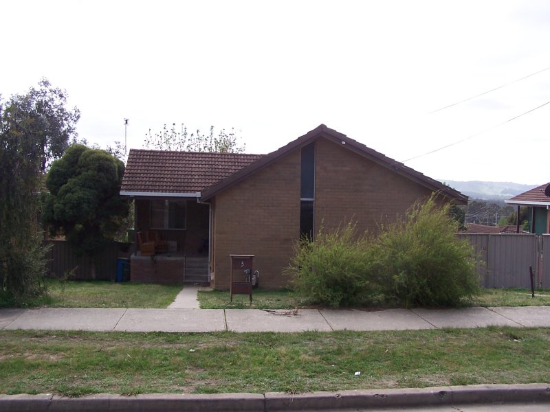 5 Kitchener Cres, Seymour, VIC 3660