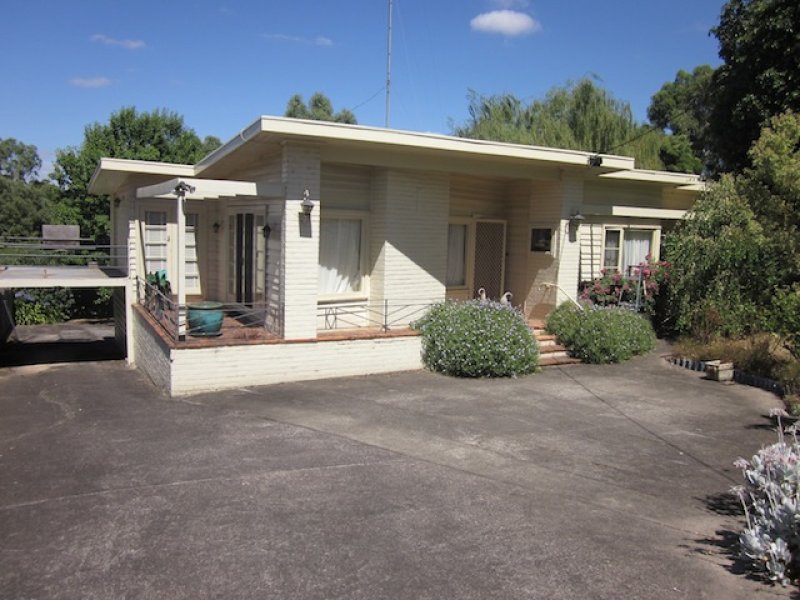 27 Carmichael Street, Hamilton, Vic 3300 Property Details