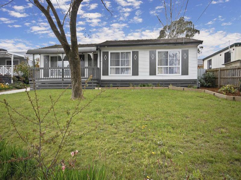 40 Esther Crescent, Mooroolbark, Vic 3138 Property Details