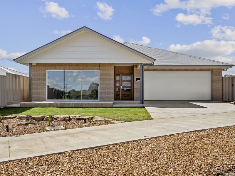 12 Kellerman Crescent Boorooma NSW 2650 Property Details