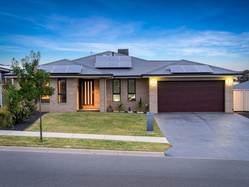 19 Whitton Drive, Thurgoona, NSW 2640