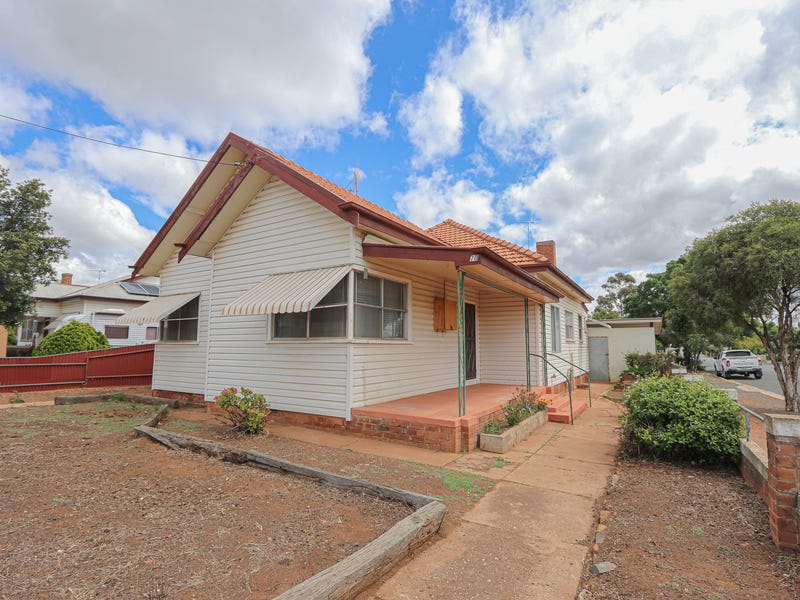 70 Church Street, West Wyalong, NSW 2671