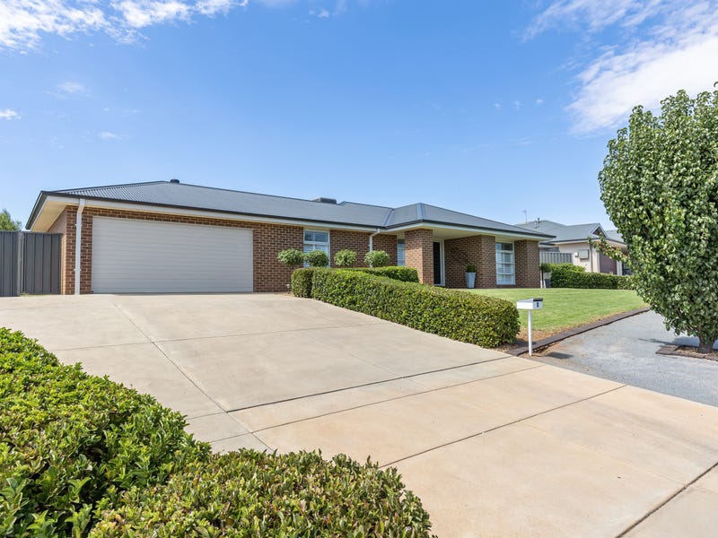 3 Hilton Place, Junee, NSW 2663 House for Sale