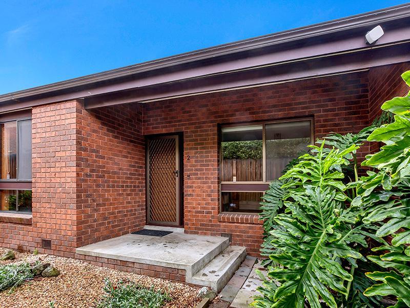 2/24 Schofield Street, Essendon, Vic 3040
