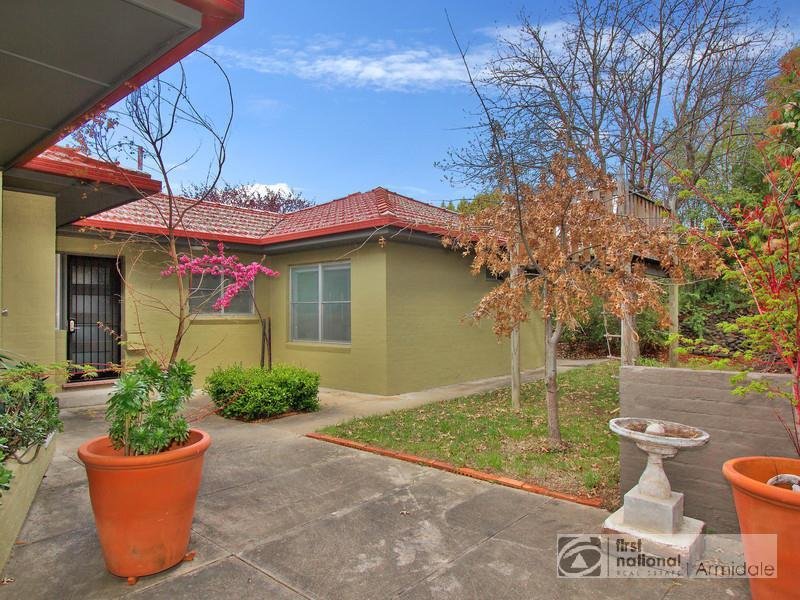 52 Garibaldi Street, Armidale, NSW 2350 Property Details