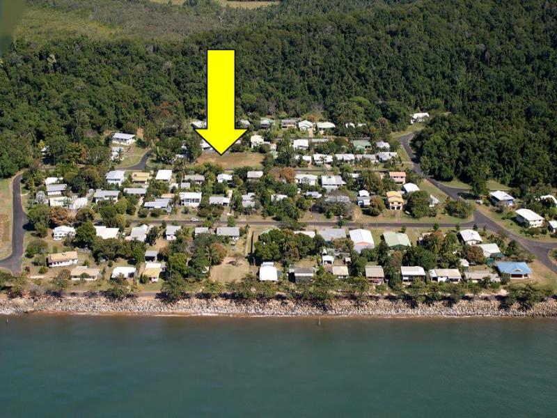 15 Maud Street, Flying Fish Point, QLD 4860