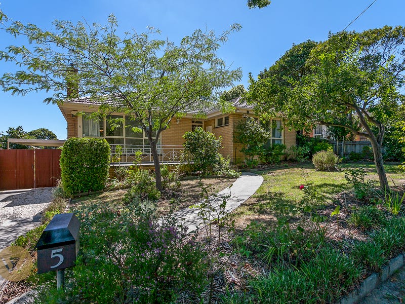 5 Lorraine Drive, Burwood East, VIC 3151
