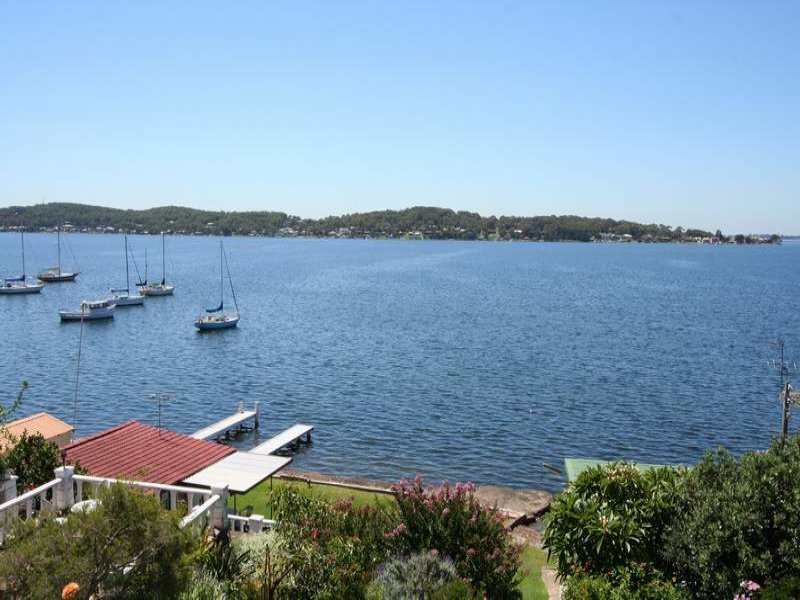 205 Fishing Point Road, Fishing Point, NSW 2283