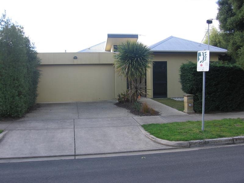 400 Autumn Street, Herne Hill, VIC 3218