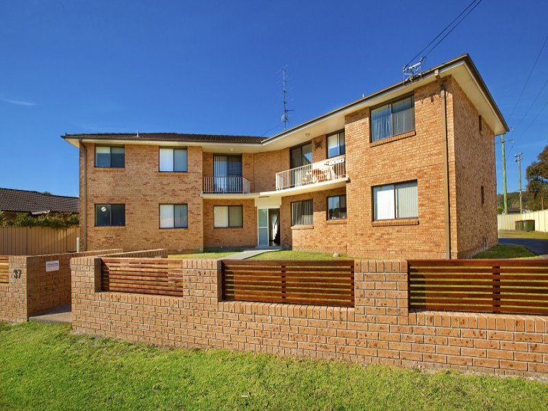 37 Roberts Avenue, Barrack Heights, NSW 2528