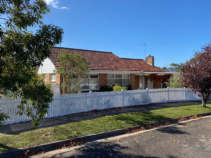 92 Napier Street, Creswick, VIC 3363