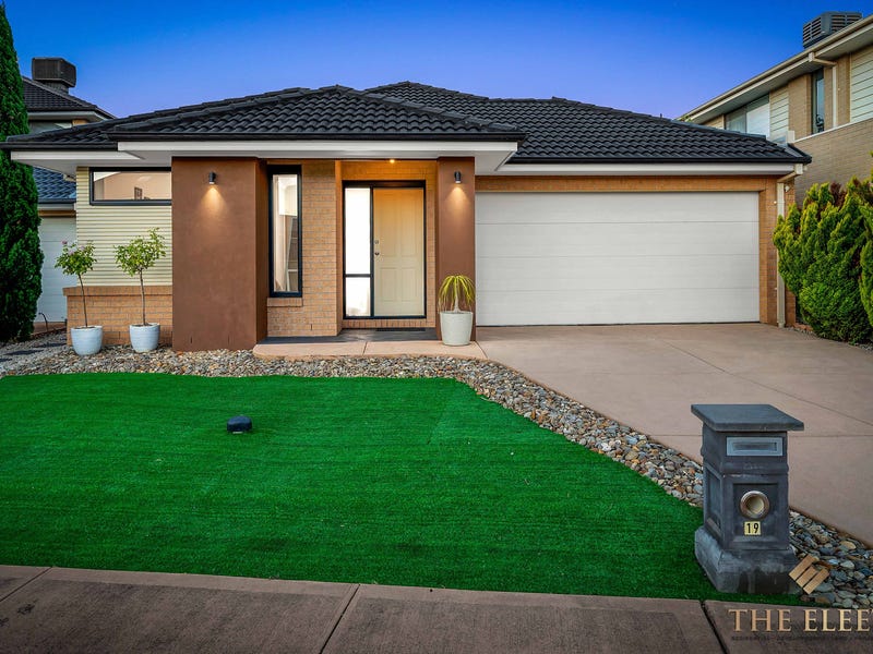 19 Sanctuary Lakes East Boulevard, Point Cook, VIC 3030