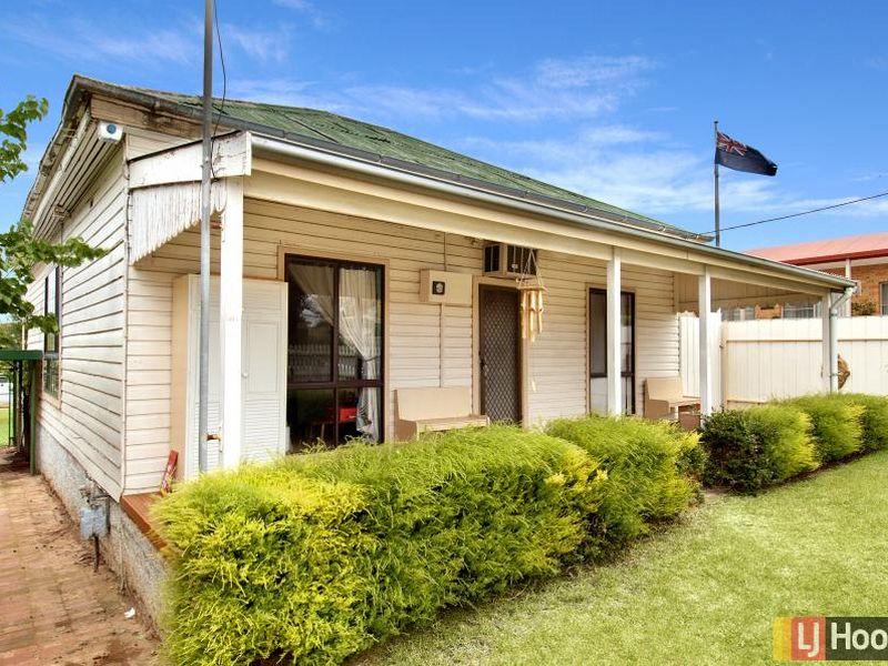 93 Crawford Street, Queanbeyan, NSW 2620 Property Details