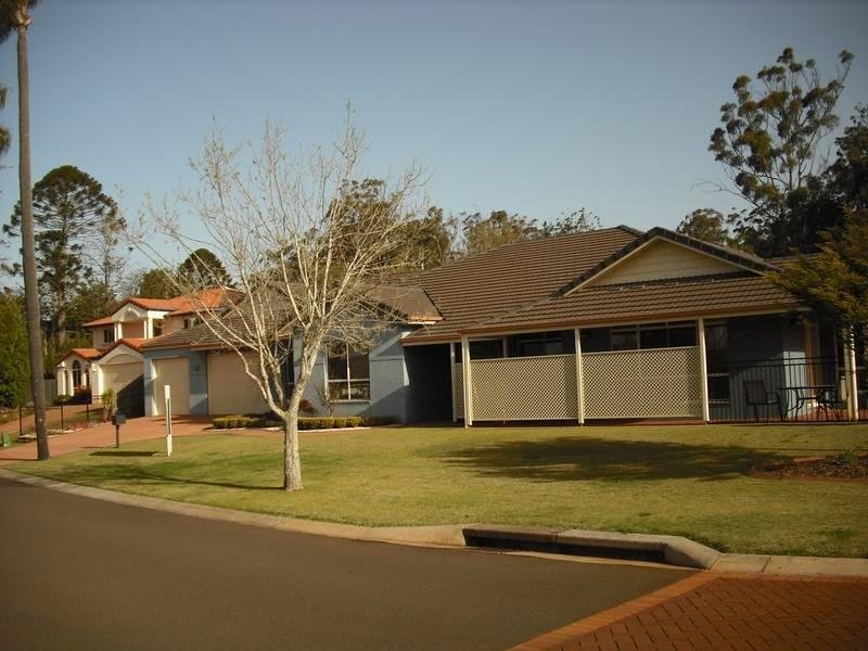 4 Glen Eagles Drive, Middle Ridge, QLD 4350