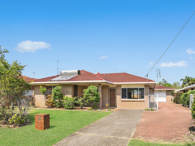 19 Blundell Boulevard, Tweed Heads South, NSW 2486