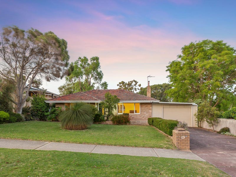 17 Cleopatra Street, Palmyra, WA 6157