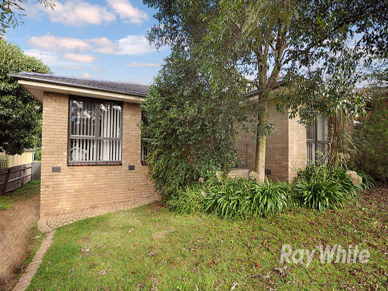19 Silverton Drive, Ferntree Gully, VIC 3156