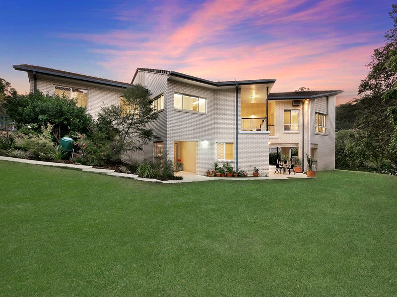 4 Tipuana Place, Bardon, Qld 4065 Property Details