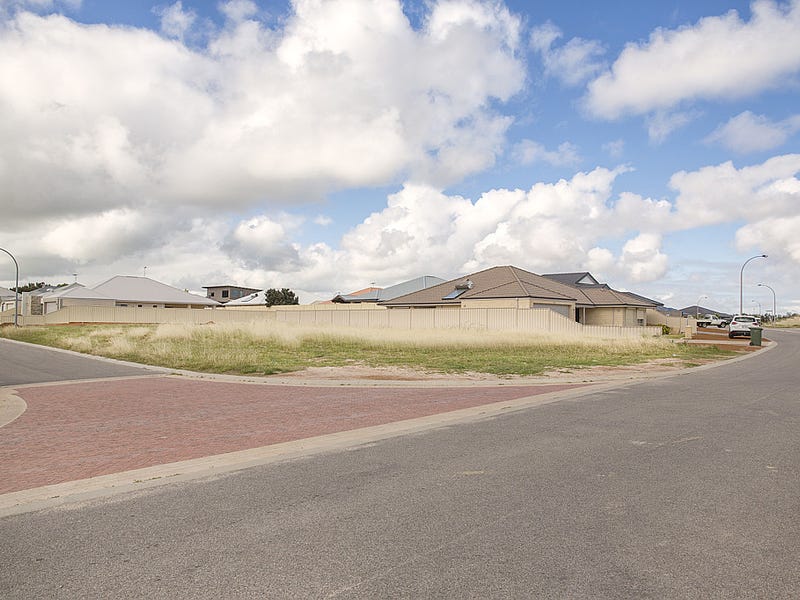 17 Stillwater Avenue, Drummond Cove, WA 6532