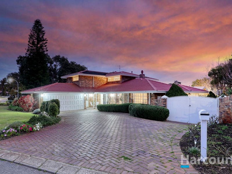 33 Royal Melbourne Avenue, Connolly, WA 6027 Property Details