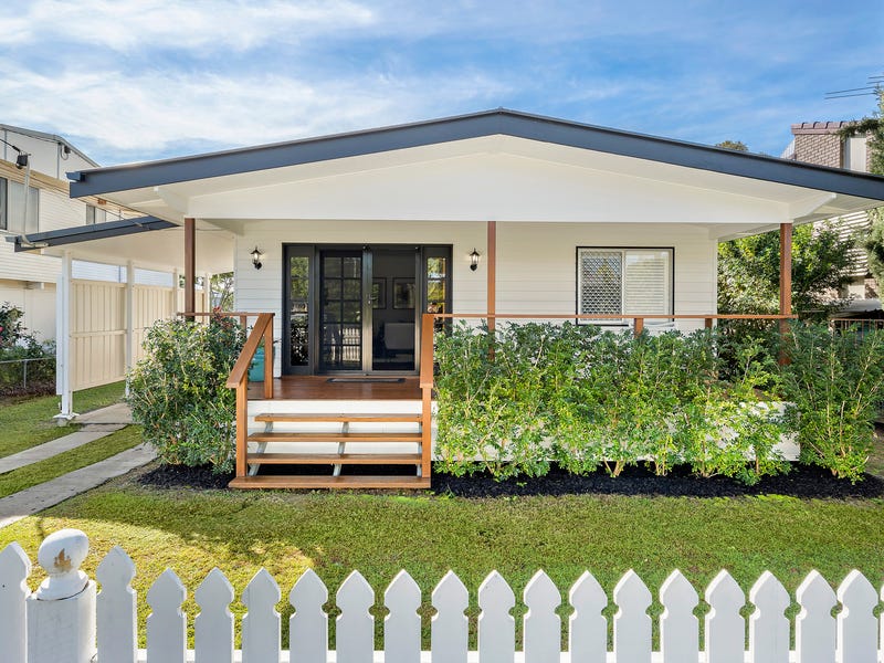 20 Hibiscus Avenue, Redcliffe, Qld 4020 Property Details