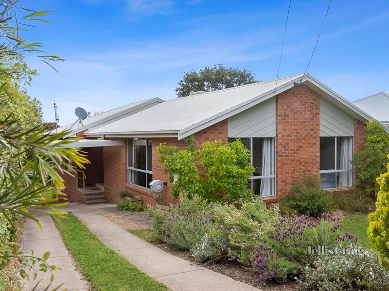 Houses for Sale in Castlemaine, VIC 3450