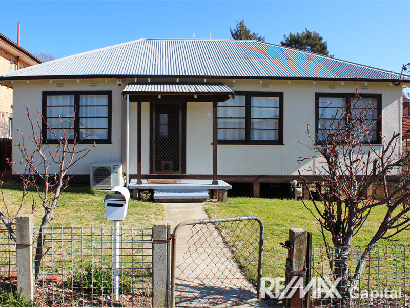 37 McIntosh Street, Queanbeyan, NSW 2620 Property Details