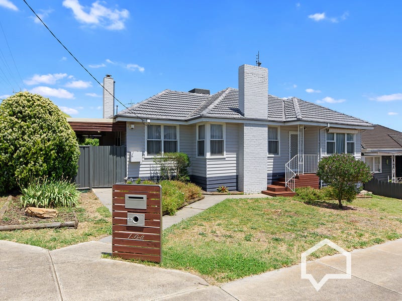 1 Bolt Street, Long Gully, VIC 3550