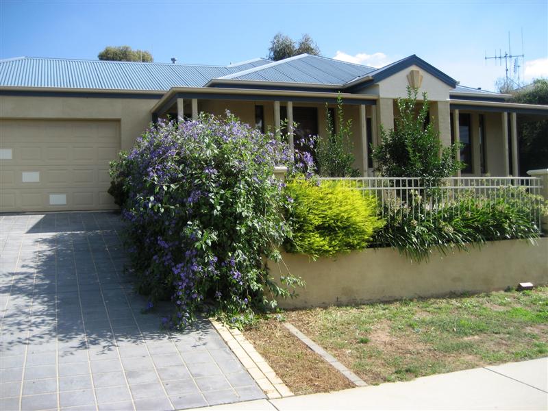 20 Keogh Drive, Spring Gully, Vic 3550