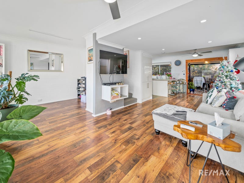 8/1317 Brown Street, Labrador, Qld 4215 Property Details