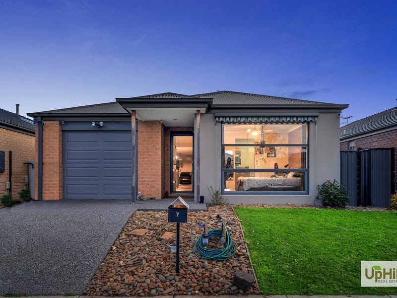 7 Dream Avenue, Clyde North, VIC 3978 7 Dream Avenue, Clyde North, VIC 3978