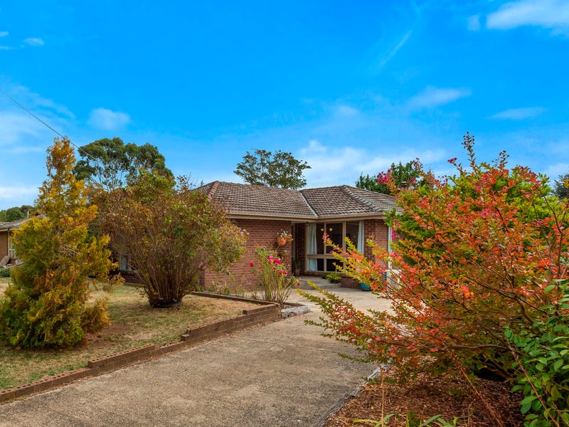 11 Savages Lane, Woodend, Vic 3442 Property Details