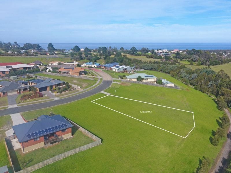 81 Stirling Drive, Lakes Entrance, VIC 3909