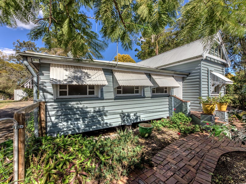 68 Hall Street, Peak Crossing, QLD 4306