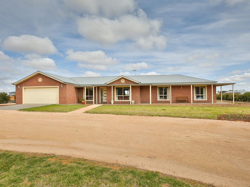 746 Cureton Avenue, Nichols Point, VIC 3501