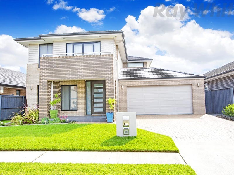 30 Pioneer Drive, Carnes Hill, NSW 2171 30 Pioneer Drive, Carnes Hill, NSW 2171
