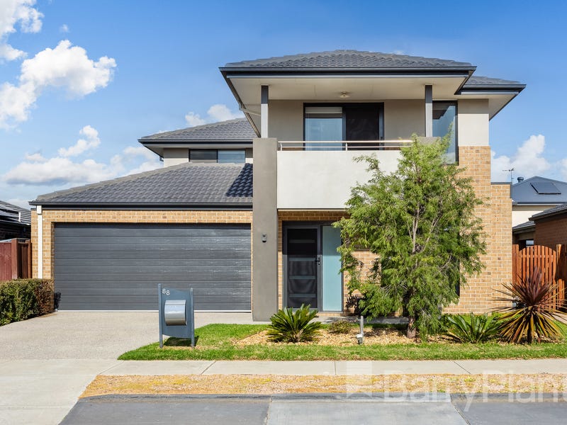 88 Waterhaven Boulevard, Point Cook, VIC 3030