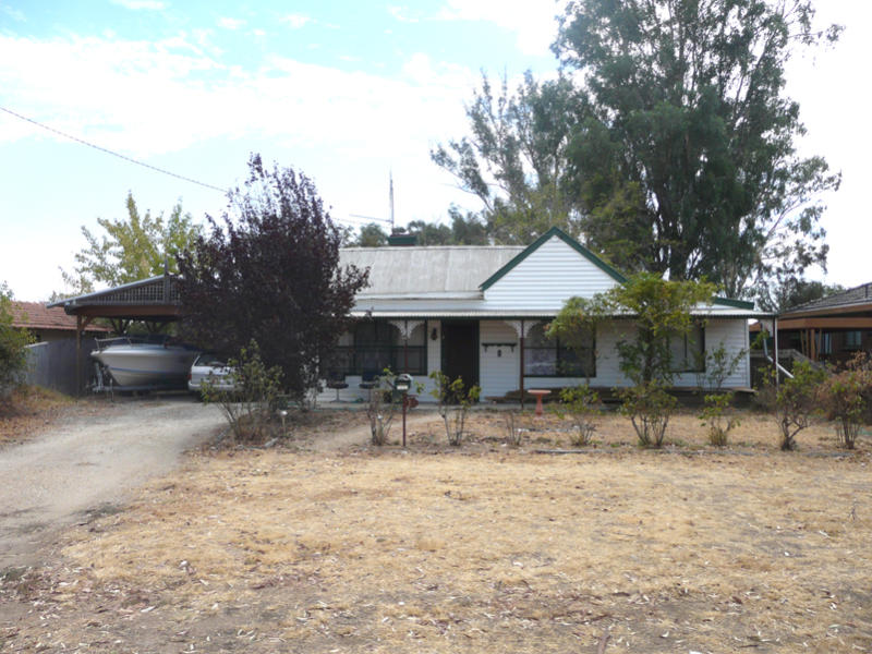 15 Parkes Street, Tocumwal, NSW 2714
