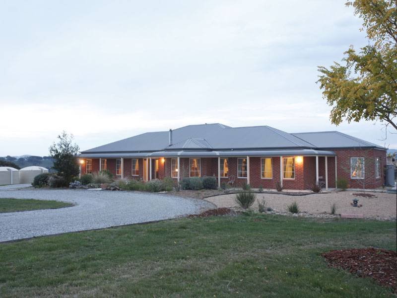 100 Weatherhead Road, Tynong North, VIC 3813