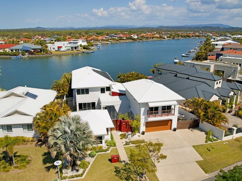 64 The Peninsula, Helensvale, Qld 4212 Property Details